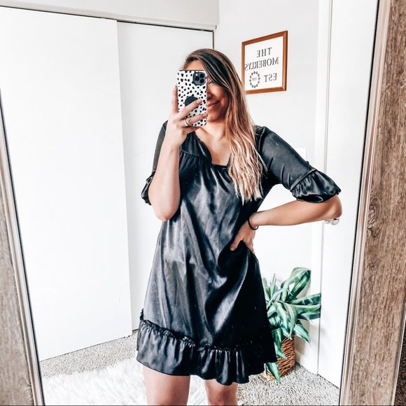 Velvet Torch Dresses & Skirts - Velvet torch ruffle dress